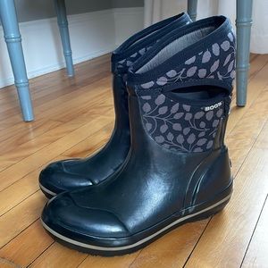 Bogs Short Winter Rubber Pull On Snow Boots